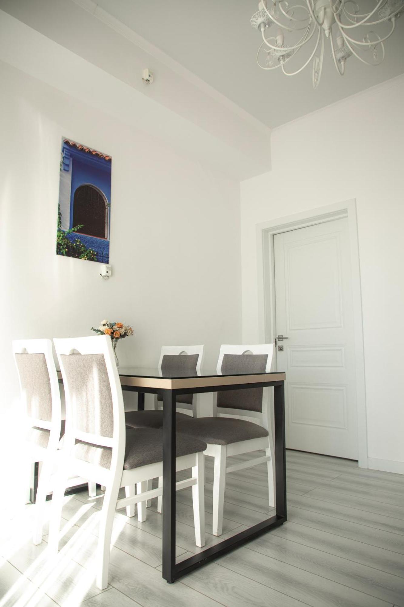 Casablanca Apart Hotel Бишкек Екстериор снимка